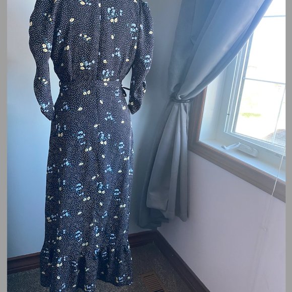 Dynamite Long Sleeve Dress - Picture 2 of 3